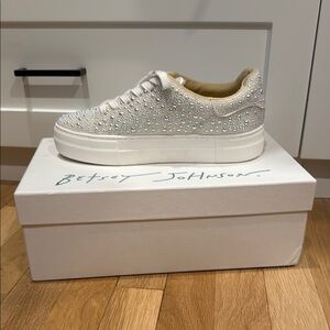 Betsey Johnson White Glitter Sneakers Low-Top